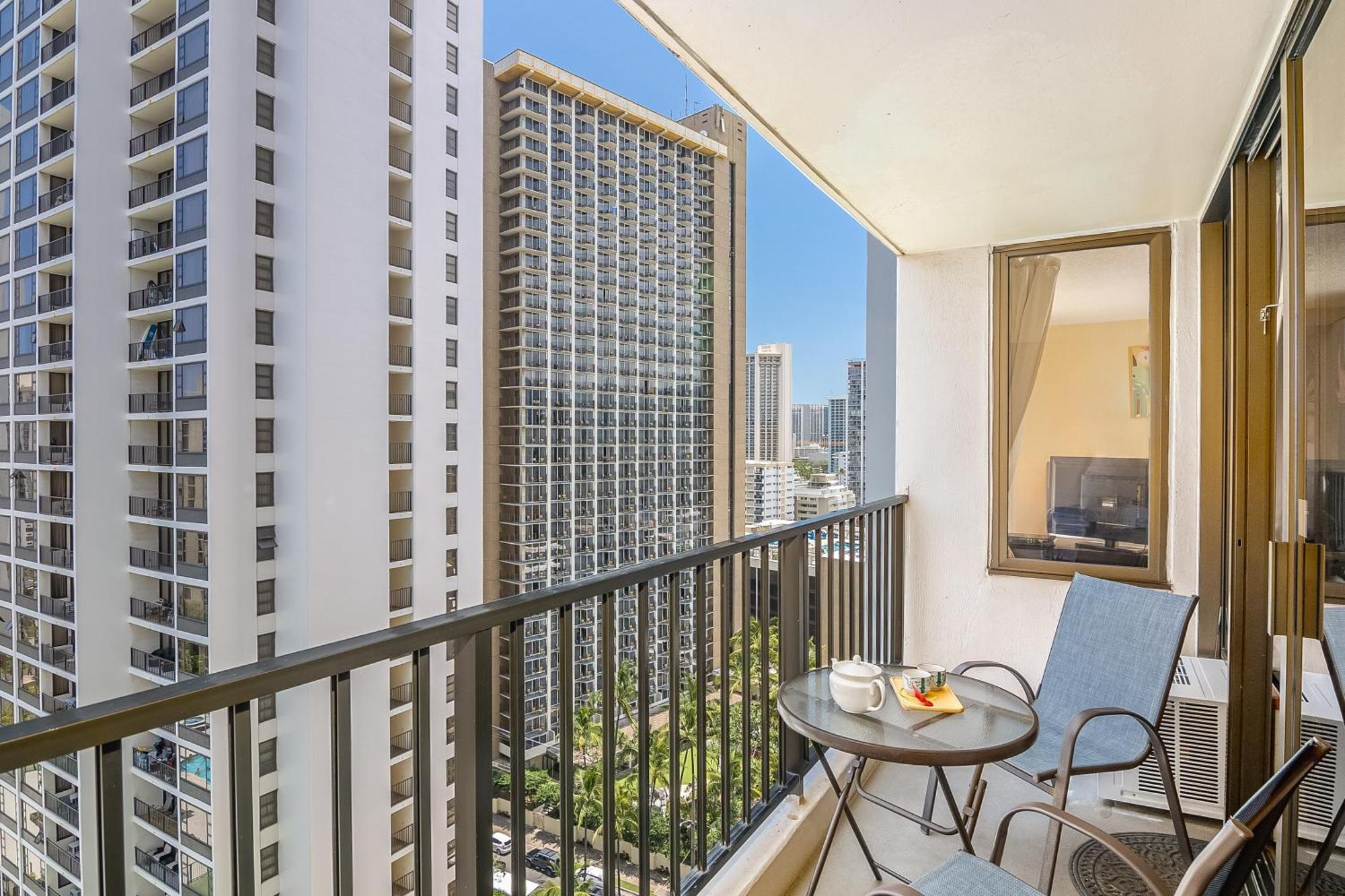 Beautiful 1Br, Steps To Waikiki Beach And Parking Honolulu Exteriör bild