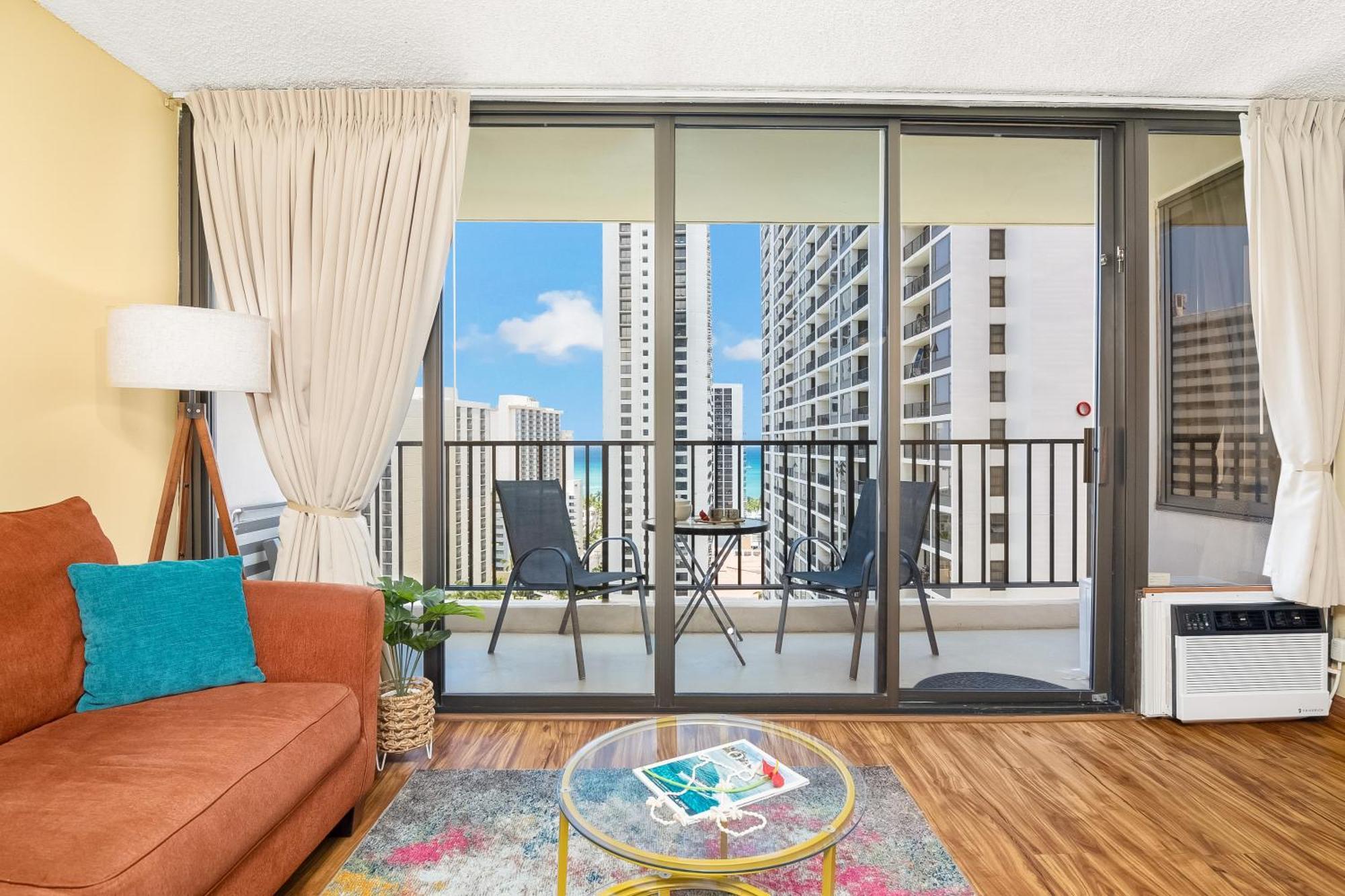 Beautiful 1Br, Steps To Waikiki Beach And Parking Honolulu Exteriör bild